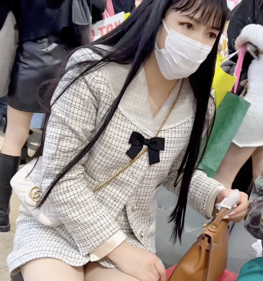 QDJSKFC 商场近距离高清偷拍抄底