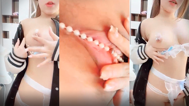 清纯活力美少女 全身粉嫩揉捏美乳 珍珠内裤磨蹭小穴 双指抠入娇喘呻吟 翘起美臀扭动极其诱惑