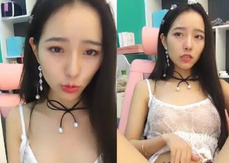 贝贝 高颜值美女主播苗条身材嗲声诱惑双辫全裸小秀