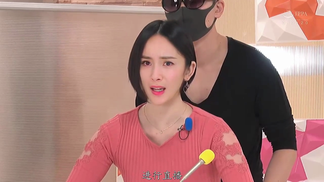 杨幂 明星换脸 边主持节目边被干
