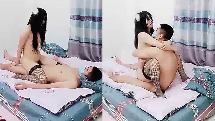 颜值不错风情小萝莉 下篇 黑丝情趣装露脸口交大鸡巴 小哥哥床上抽插浪叫