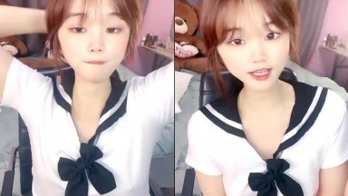 和男友激情操逼 情趣制服一脸呆萌 扶屌吸吮 骑乘抱臀操逼 爽得直浪叫