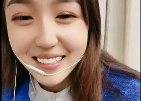 176cm小学妹 课上闺蜜掩护偷露咪咪 回宿舍脱光光