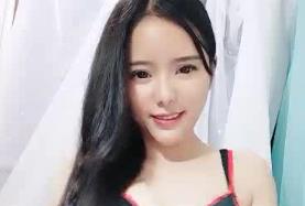 骚气长发大奶妹子全裸道具自慰 脱光光椅子上自摸道具抽插自慰性感大屁股