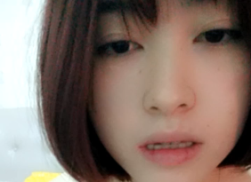清纯邻家小妹一件件脱掉情趣内衣自摸粉嫩小穴