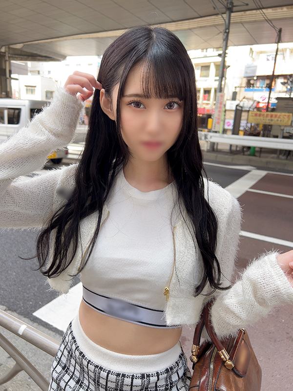 FC2-4361267 有码 眼神交汇即胜负已分 App俘获可爱过头女大学生 莉卡子 20岁 天使笑容