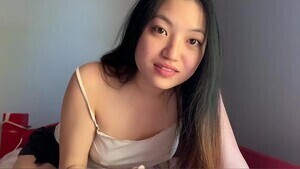 亚洲女大学生 隔离期间无聊想被操翻