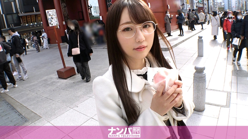 200GANA-2860 1923 真实软派初摄：将含蓄眼镜美少女骗进酒店的背德感！太容易屈服
